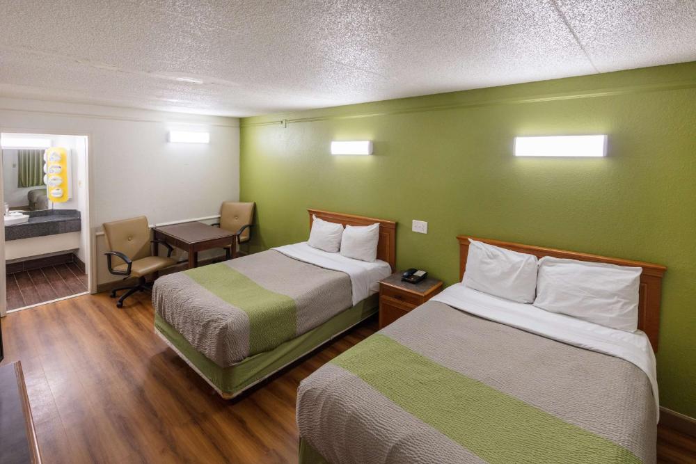 Quadruple Room - Non-Smoking interior
